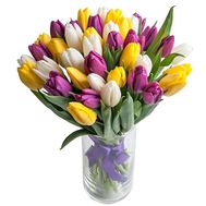 Гарний букет тюльпанів