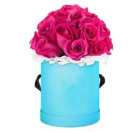 Рожеві троянди в коробці