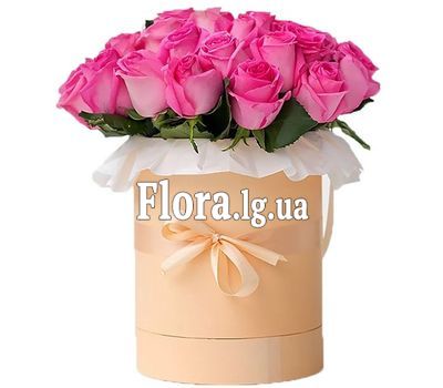 25 рожевих троянд у коробці